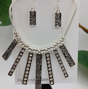 Belk Silver and Black Silver & Black Unique Design Necklace & Earring Set NWT